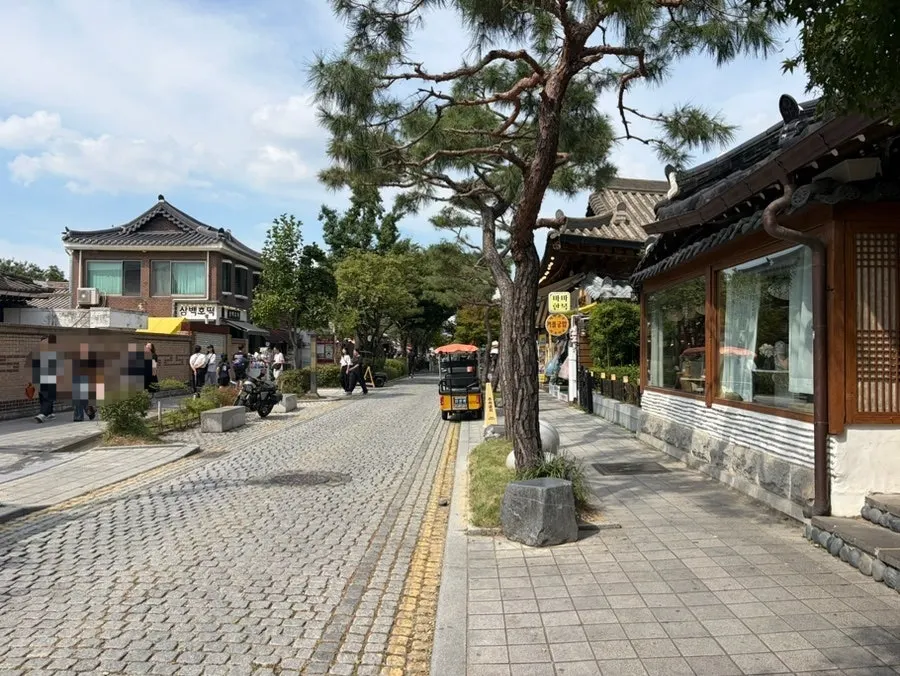 Street view of Jeonju Hanok Village