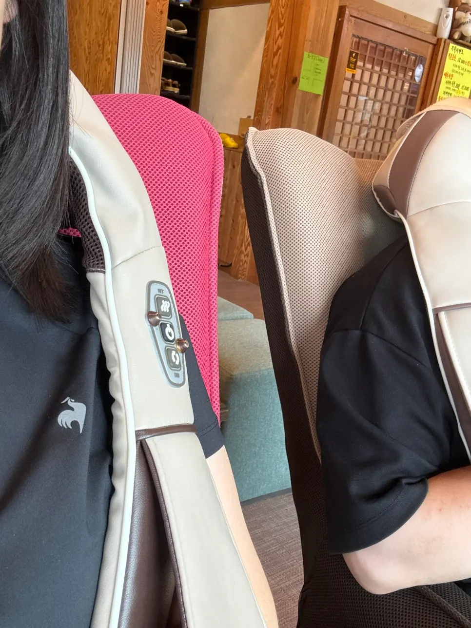 Wearing the shoulder massager