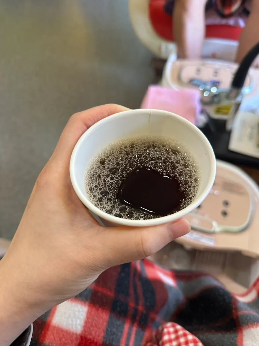 따뜻한 물이 채워진 족욕기