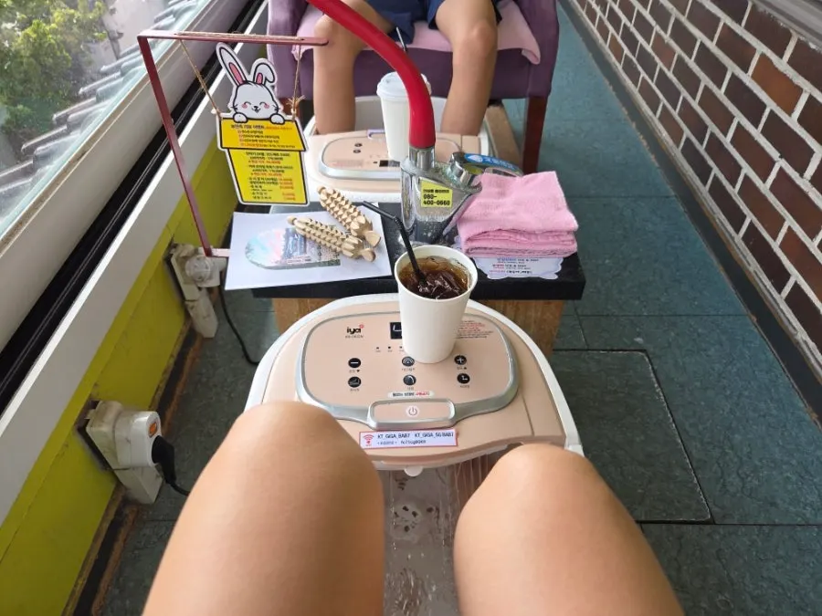 Rose and lavender aroma foot baths