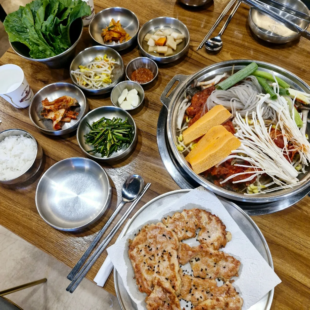 쫄여서 먹는 전주식 물갈비 한 냄비