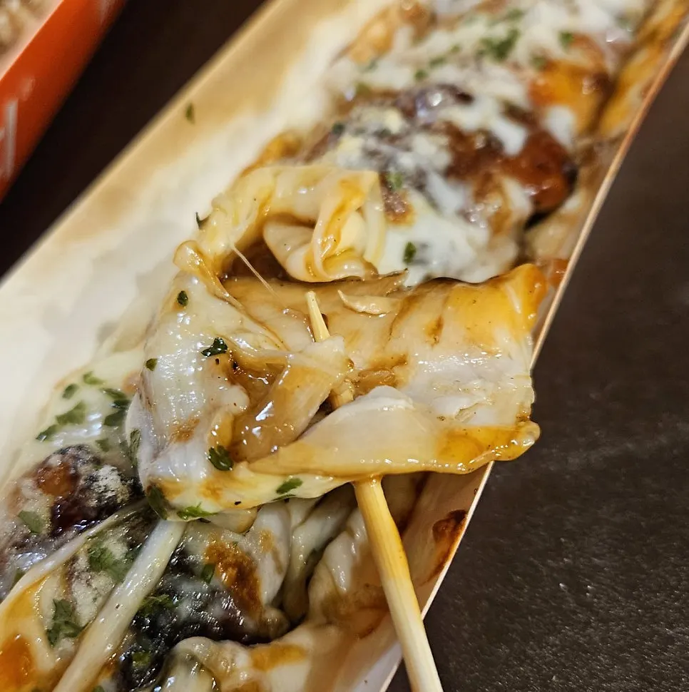 Two kinds of skewers eaten at night