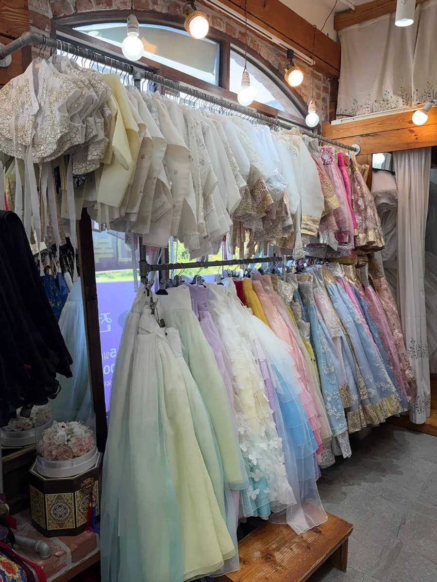 The section further inside displaying the Gyeongseong costumes