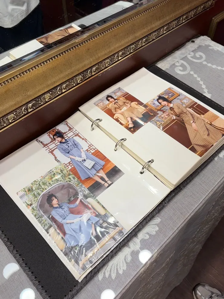 The album used to choose Gyeongseong costumes