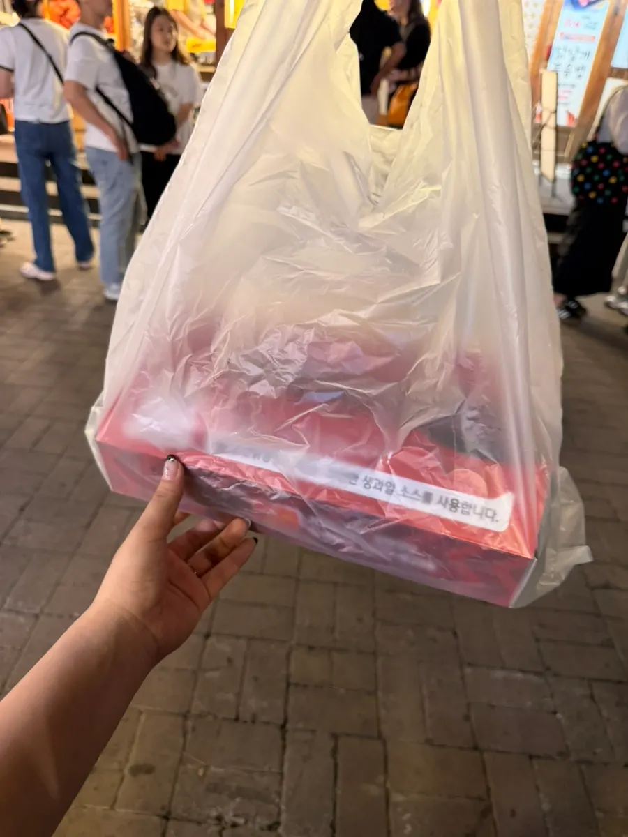 dakgangjeong รสเผ็ดและไก่ทอดที่เพิ่งออกมาใหม่