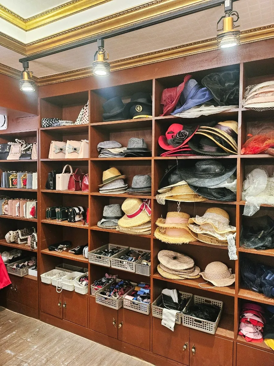 Enlightenment-era costume rental area