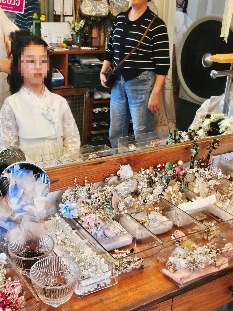 Child’s hanbok styling
