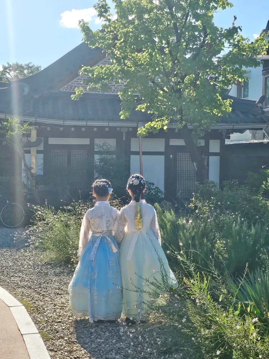 Finished hanbok and hair ornament look