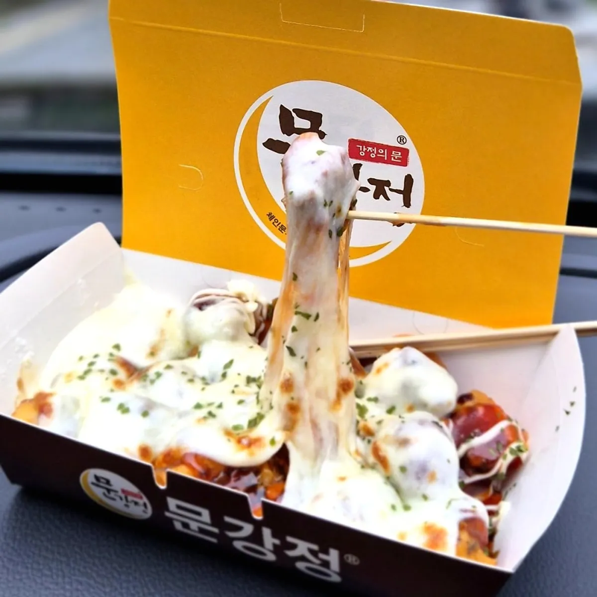 문어가 큼직하게 들어간 문강정 단면