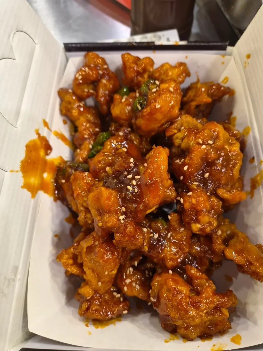 Packed shrimp+chicken dakgangjeong in the medium size