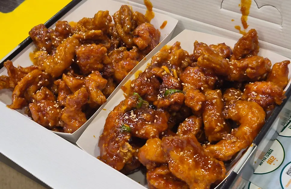 加入大蒜与辣椒的重辣甜辣鸡