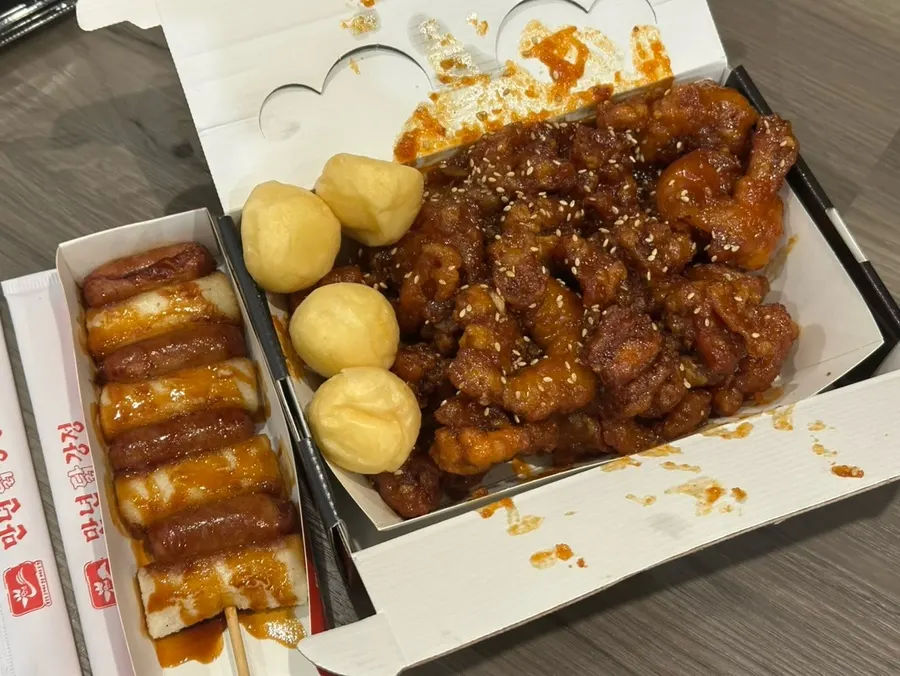 Mannyeon Dakgangjeong takeout ordered on a different day