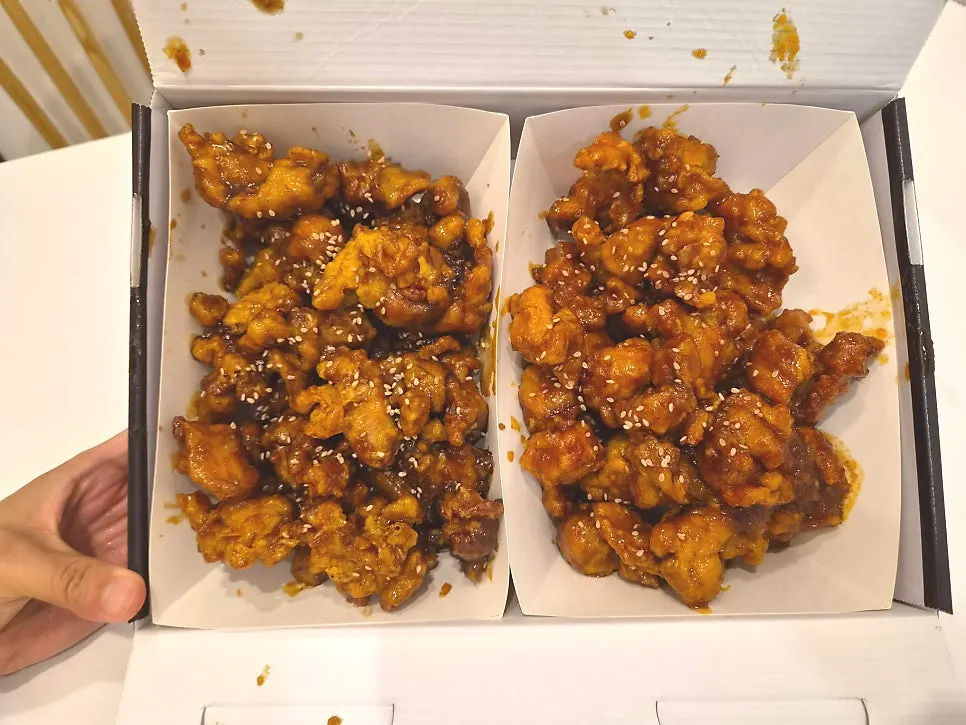 Generous half-and-half dakgangjeong portion