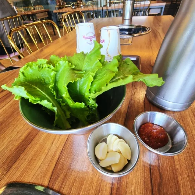 Disposable apron and basic table setting