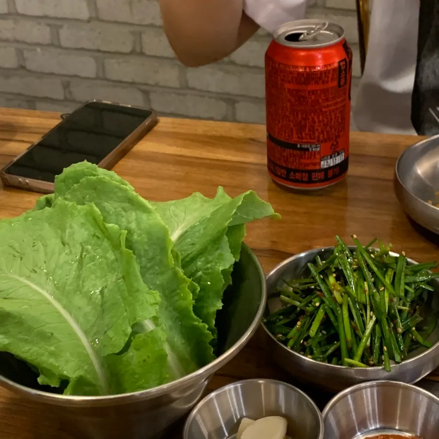 전골 국물에 잠긴 당면