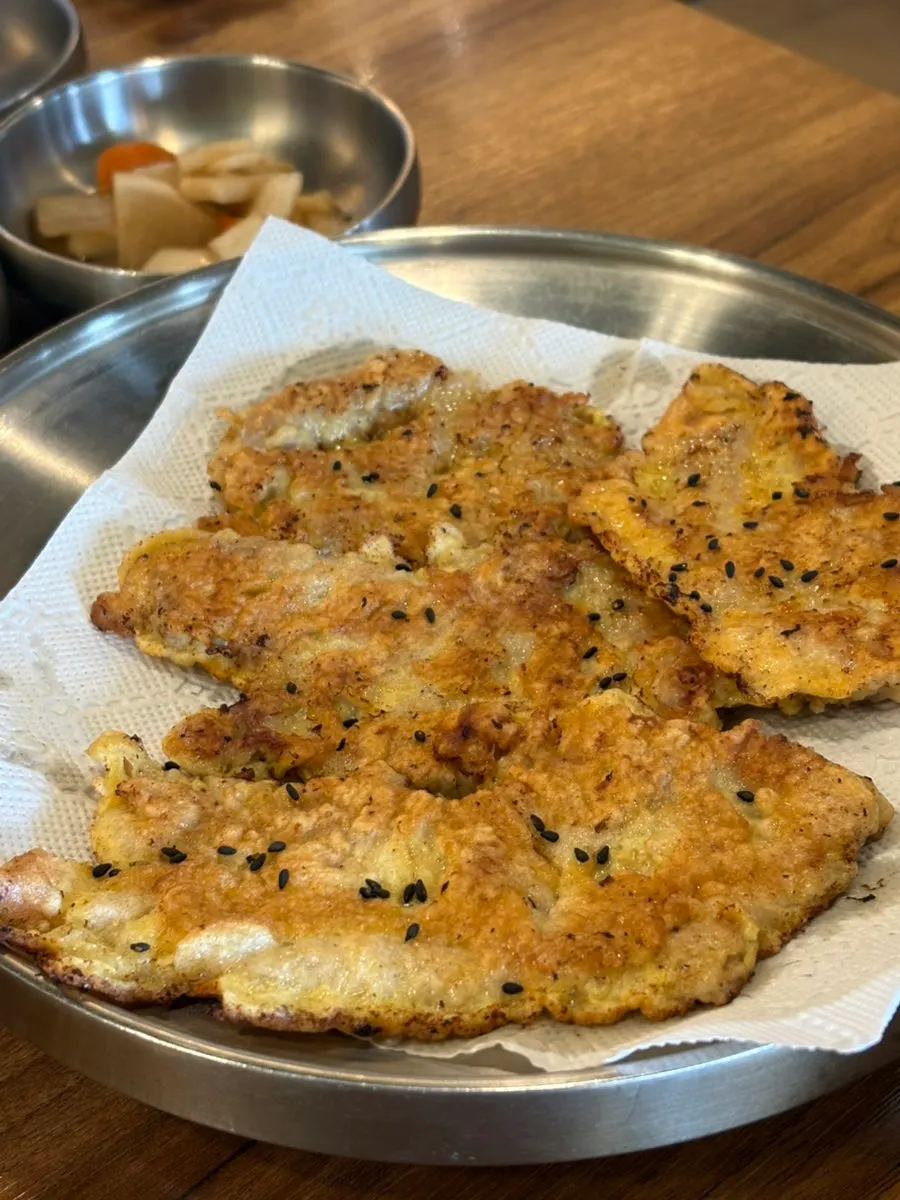 주문한 물갈비 2인분과 육전 상차림