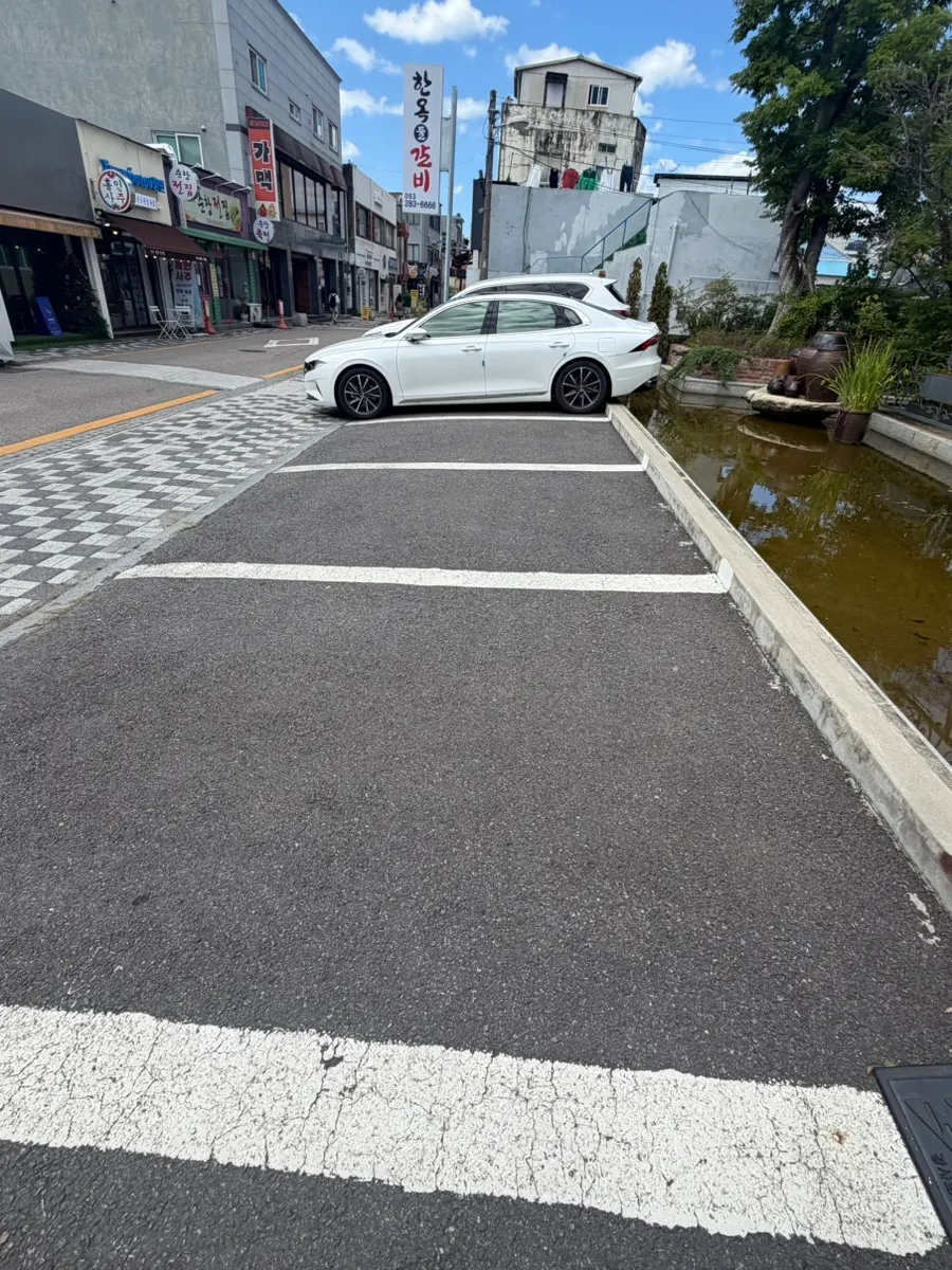Parking space in front of the restaurant