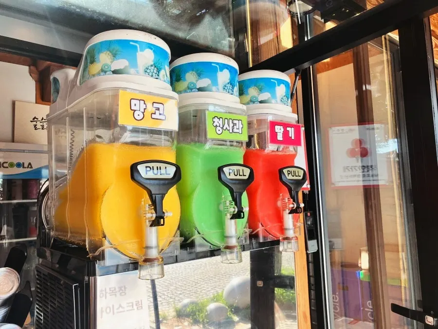 The mungangjeong and ice cream snack combo