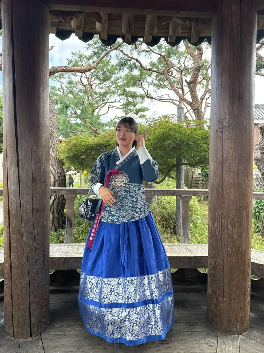 Royal-concept hanbok outfit