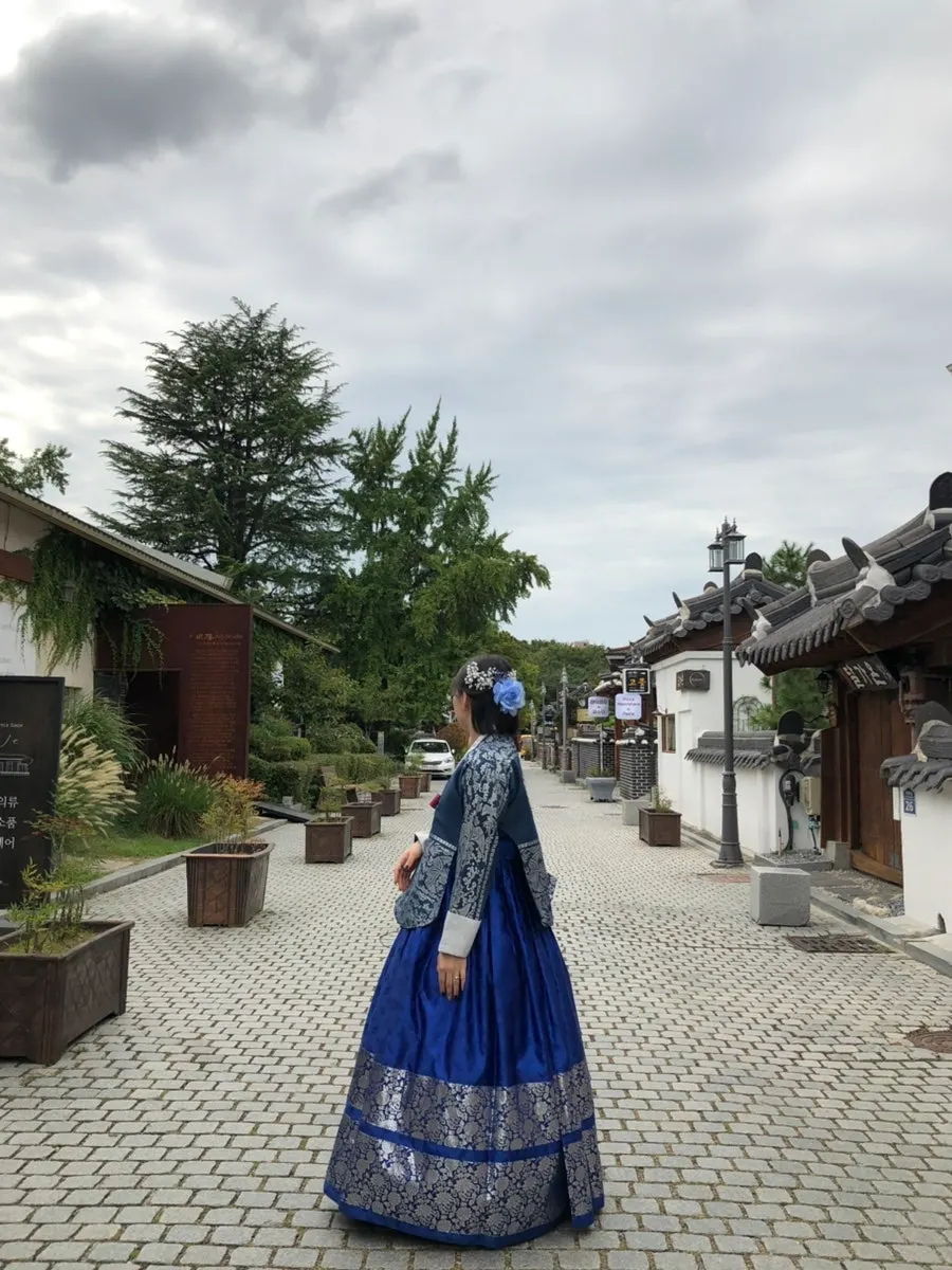 Hanbok experience in Jeonju Hanok Village