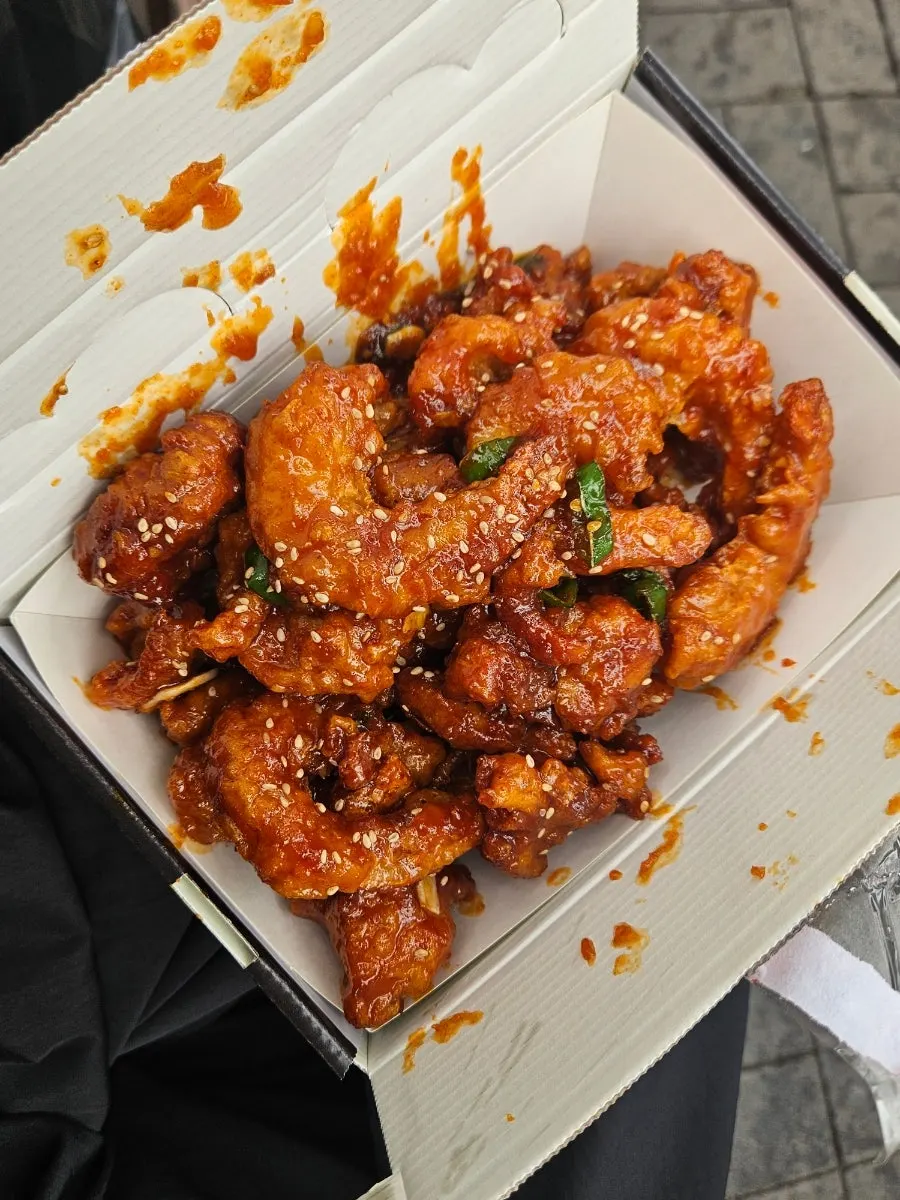 Boxed shrimp+chicken gangjeong, spicy, small size, packed for takeout