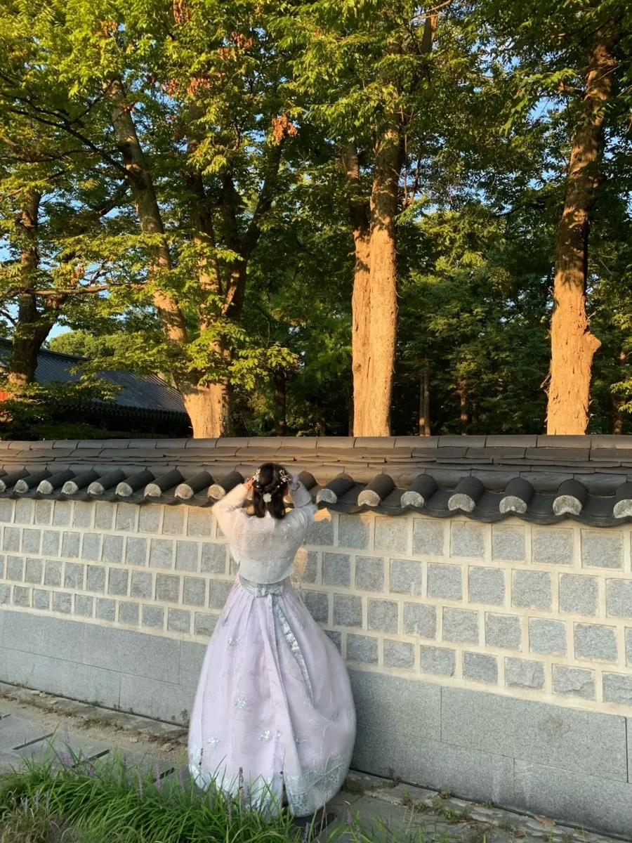 경기전 한옥 배경의 한복 사진