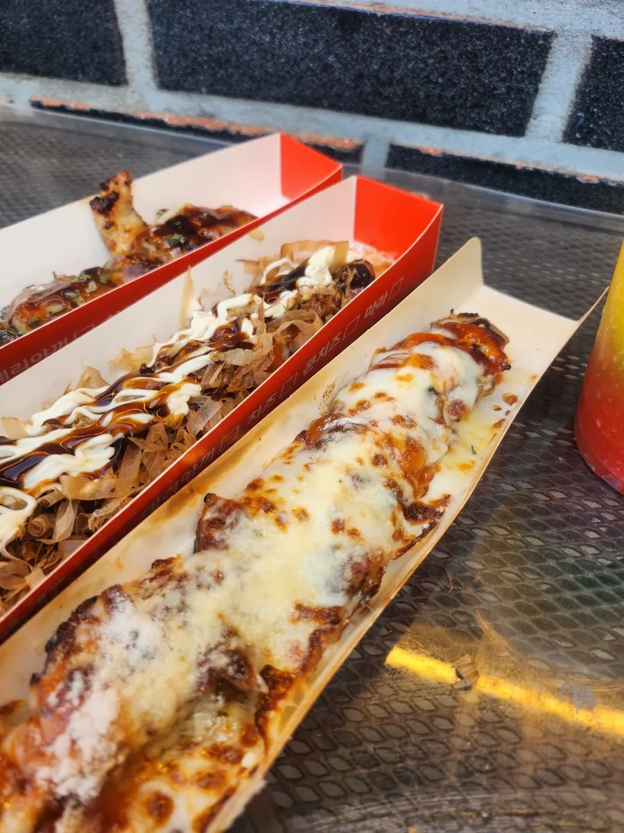 Plate with three skewers lined up