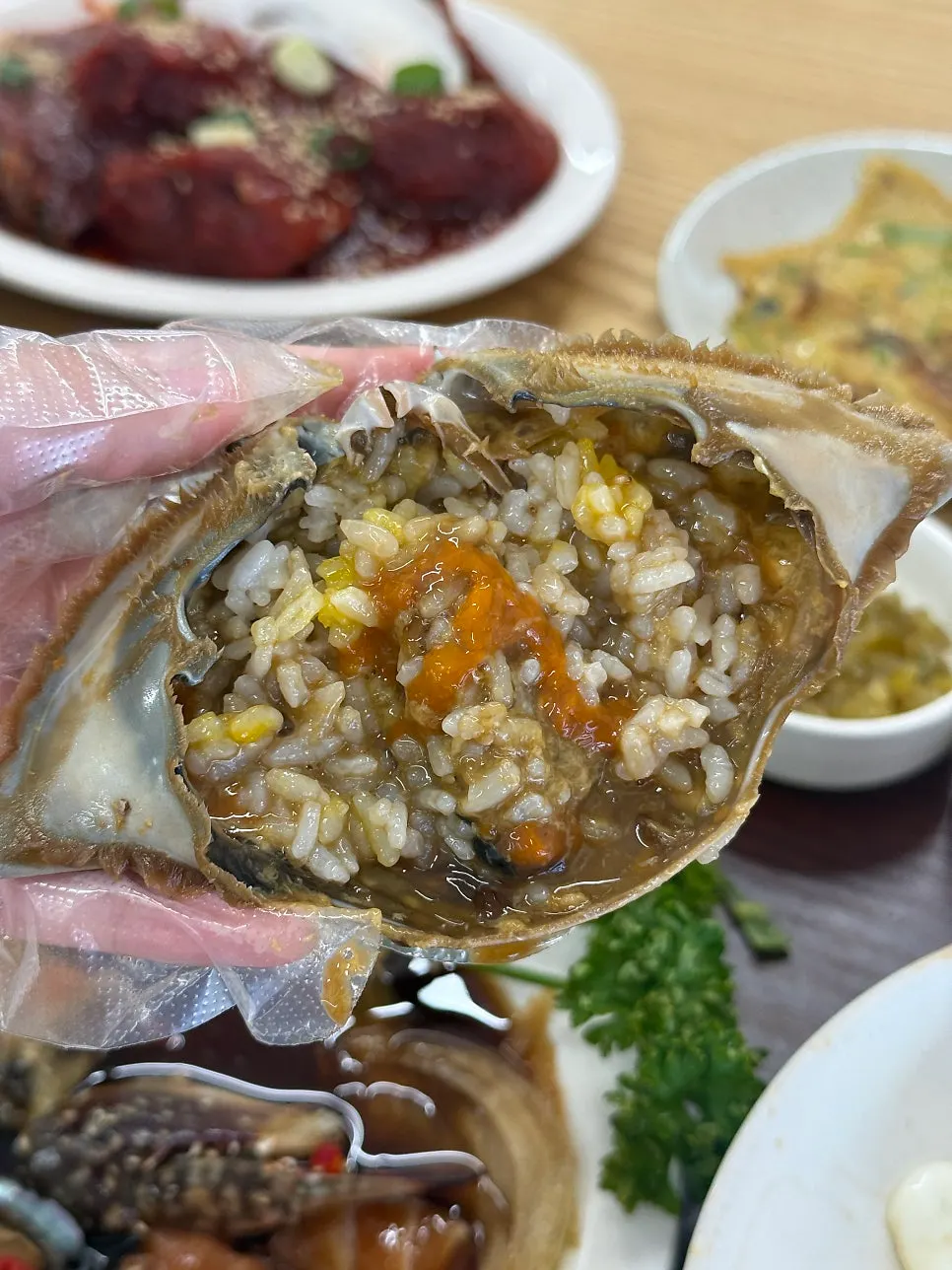 Egg rice mixed into the crab shell