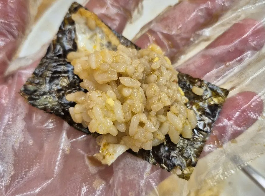 간장이 밴 새우장 한 접시
