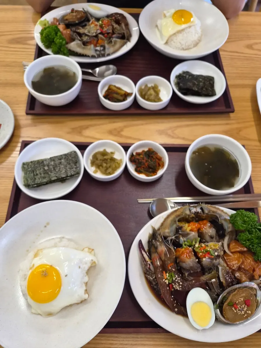 꽃게와 전복 등 국내산 재료 원산지 표시판