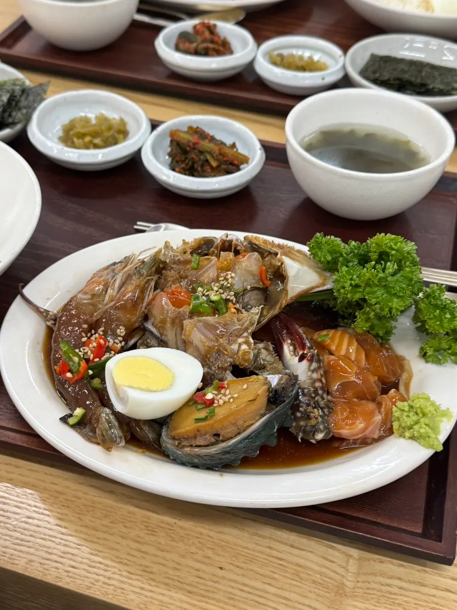 A soy-marinated crab meal with mellow soy sauce