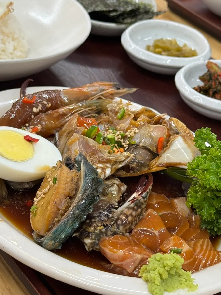 Ingredients for crab-shell mixed rice