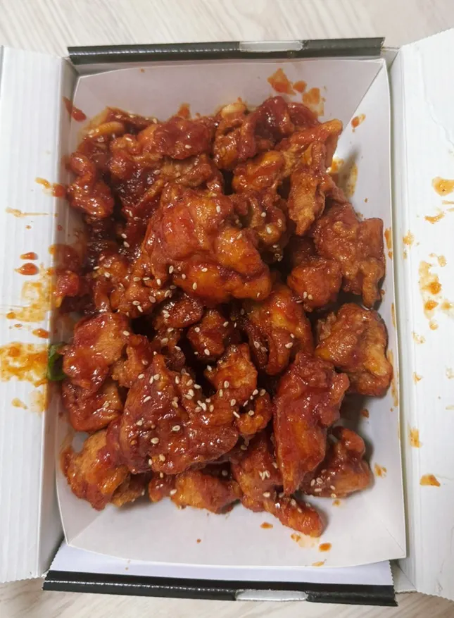 Boneless dakgangjeong coated in fruit-based sauce