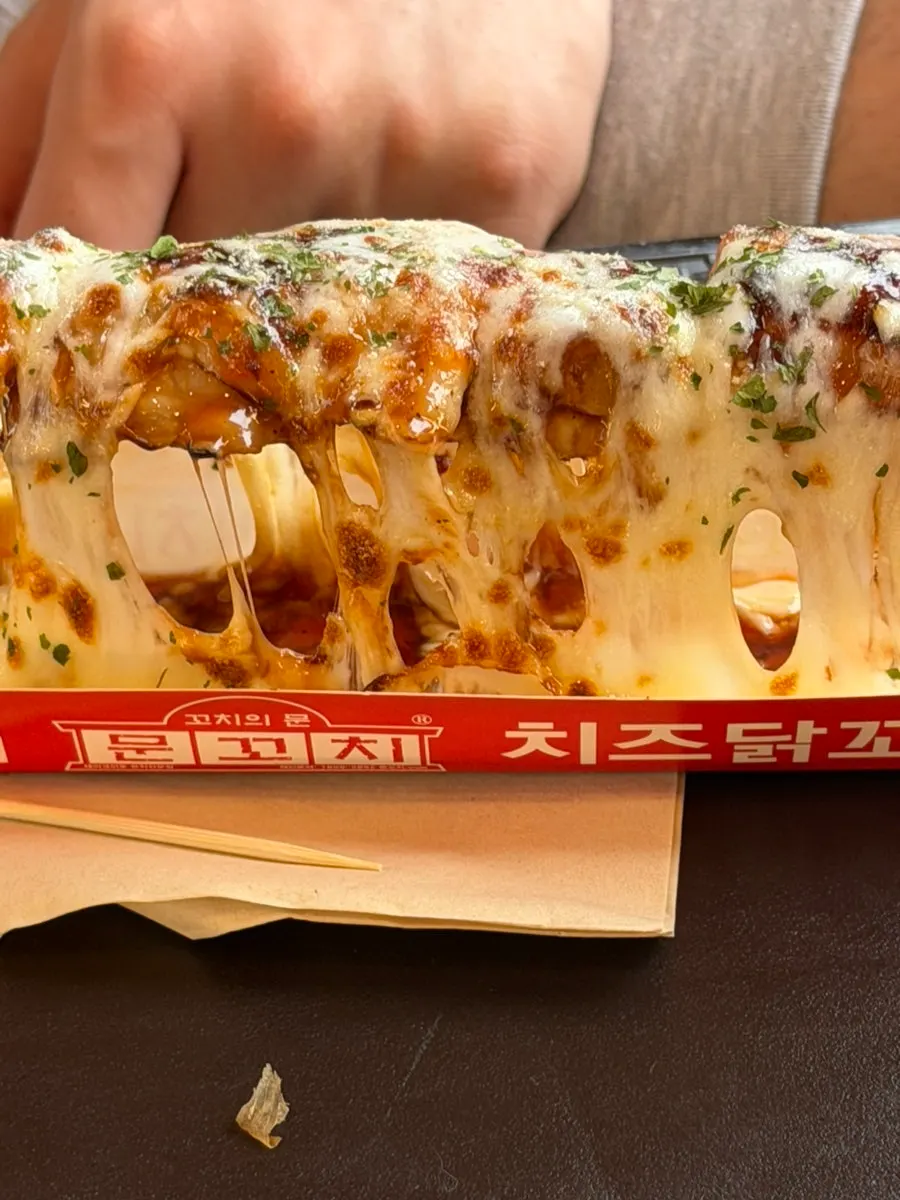 Cheese chicken skewer dengan cheese yang melentur