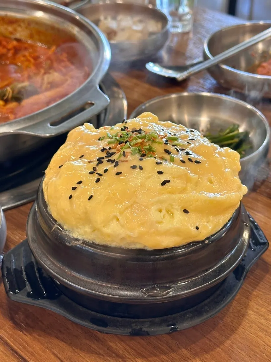 폭신하게 부풀어 오른 계란찜