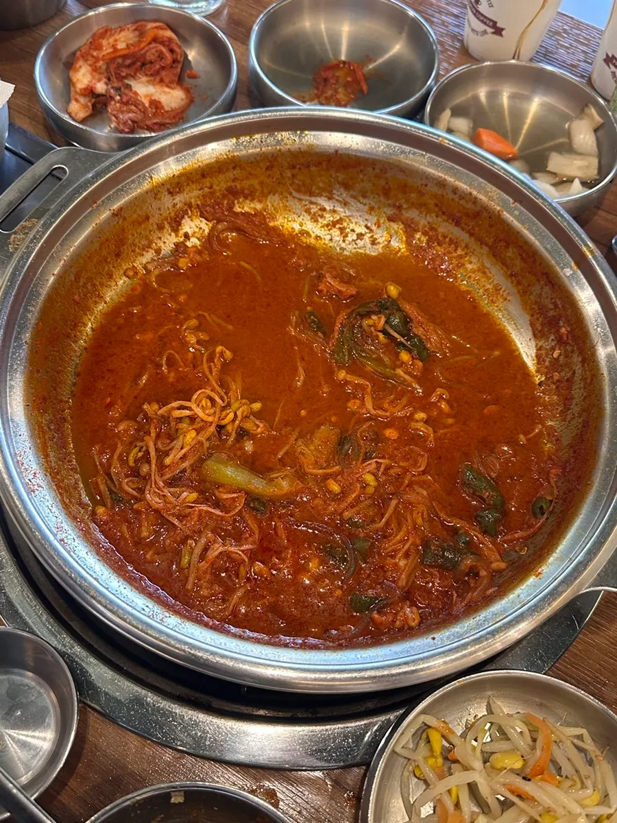 계란찜에 밥을 비빈 계란밥