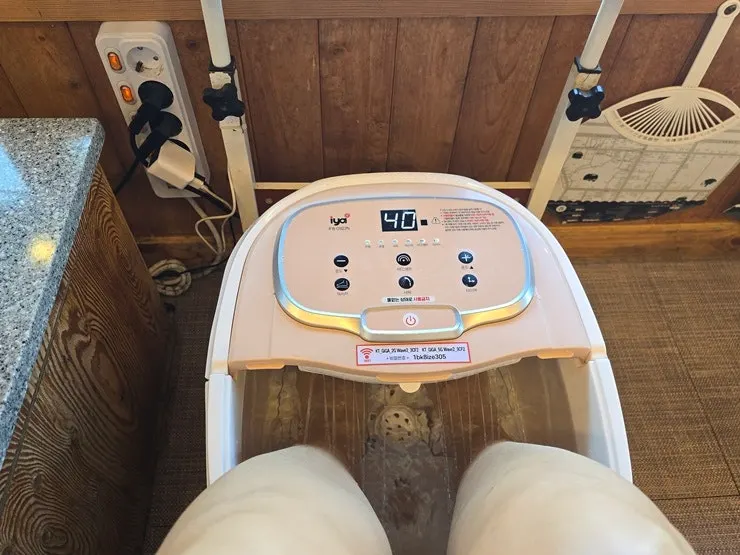 Foot bath seat with a view of Hanok Village
