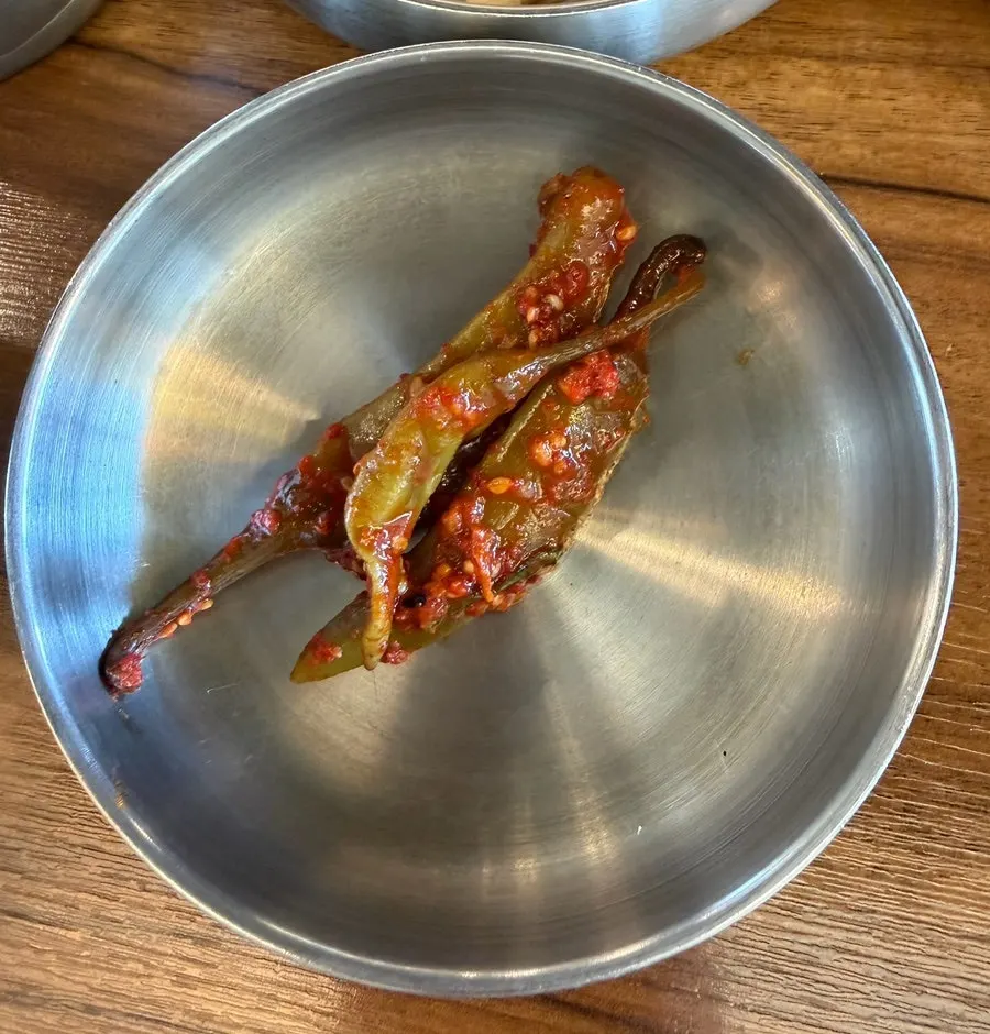 Side dishes served with the galbi hot pot set