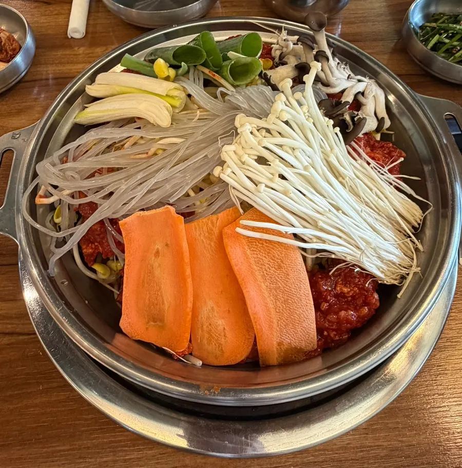 Mulgalbi topped generously with vegetables
