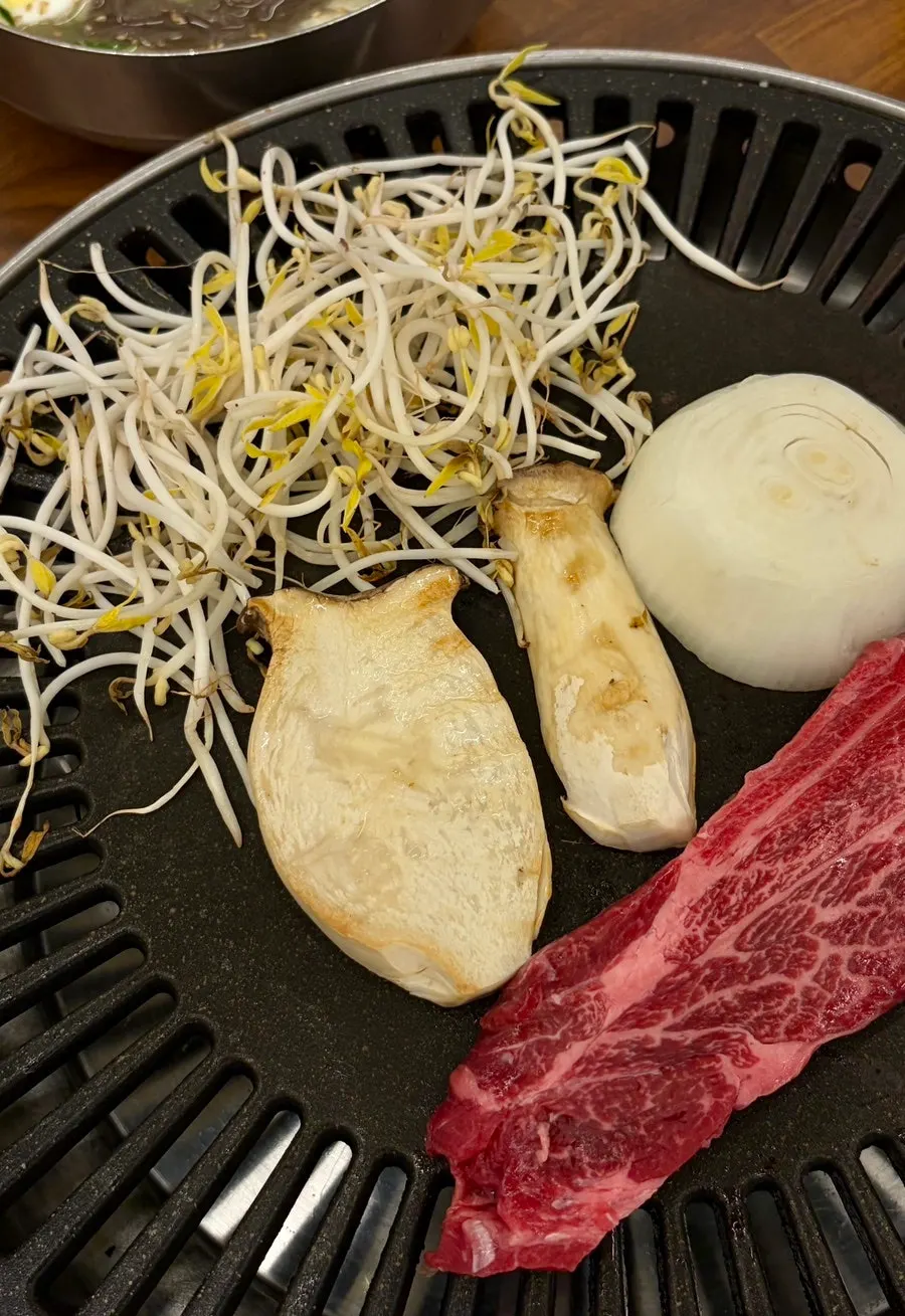 Plate of hand-picked hanwoo sirloin and hanwoo chadolbaegi