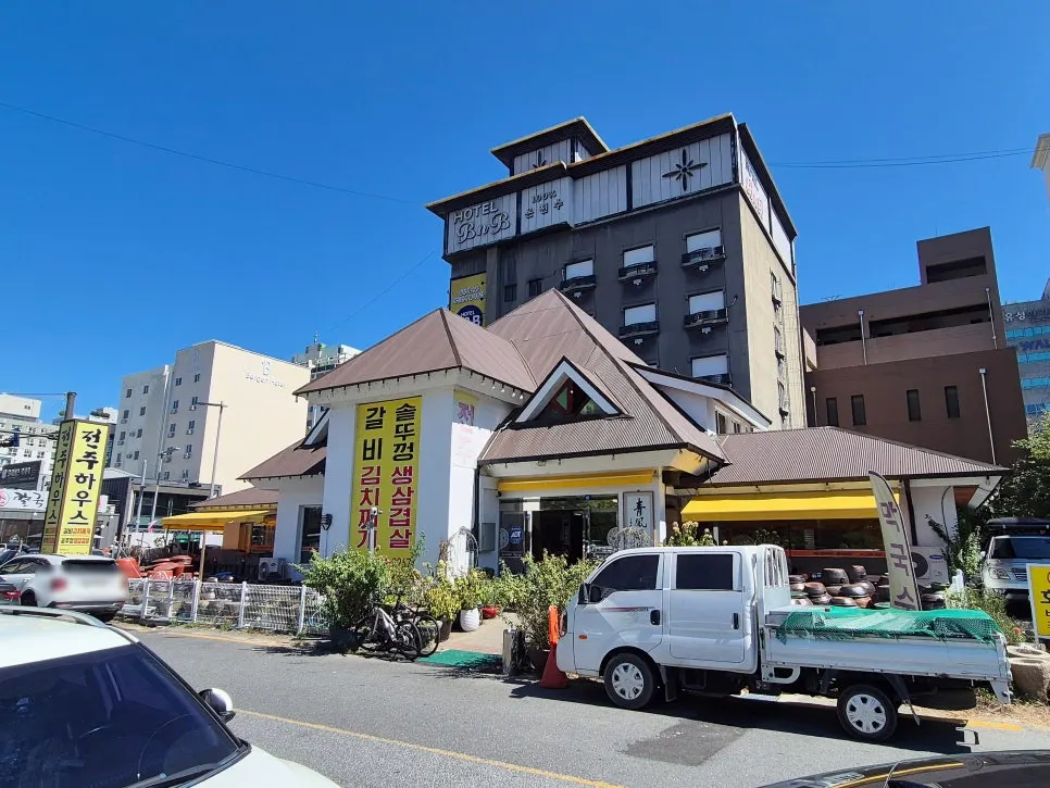 Exterior of Jeonju House in Bongmyeong-dong, Daejeon