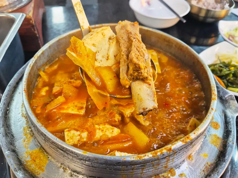 Galbi kimchi stew broth bubbling away