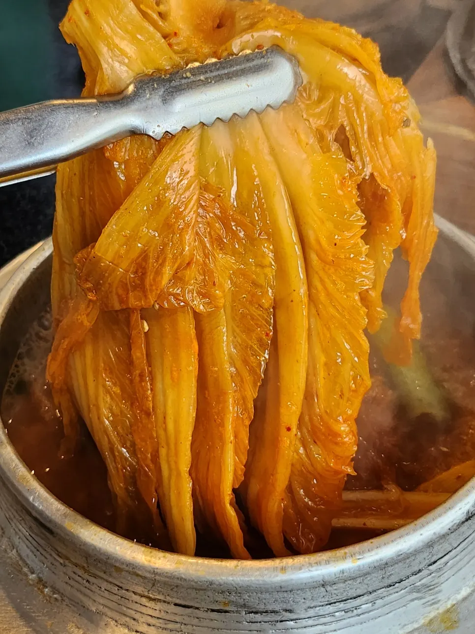 셀프코너에서 가져온 두부를 넣은 김치찌개