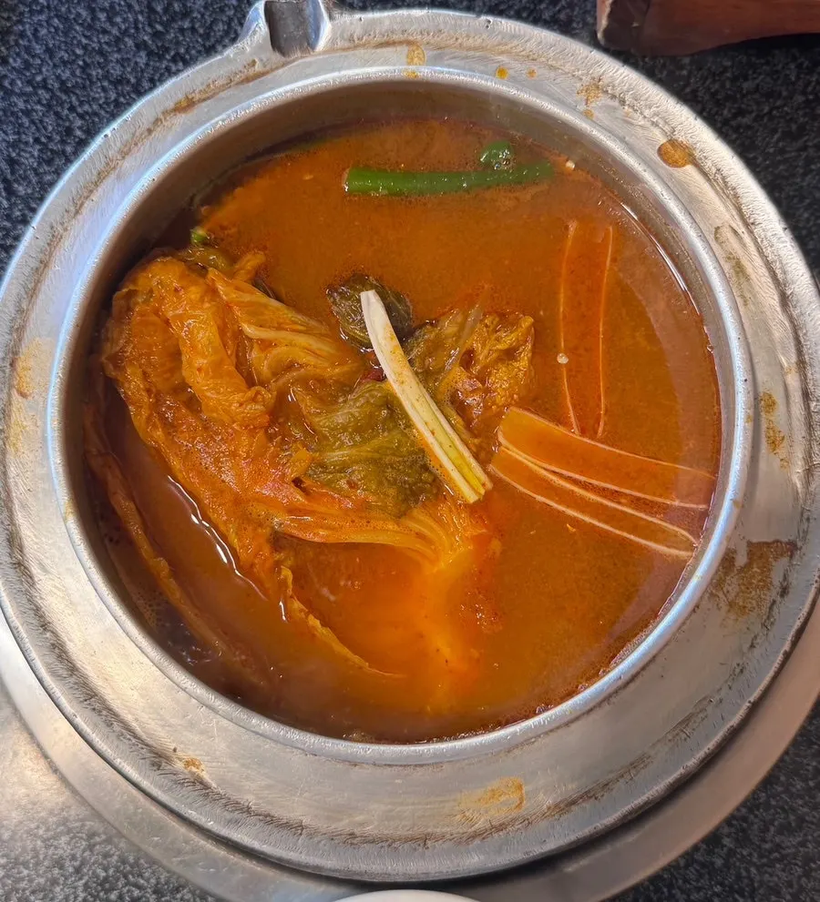 끓이기 전 묵은지 갈비 김치찌개 2인