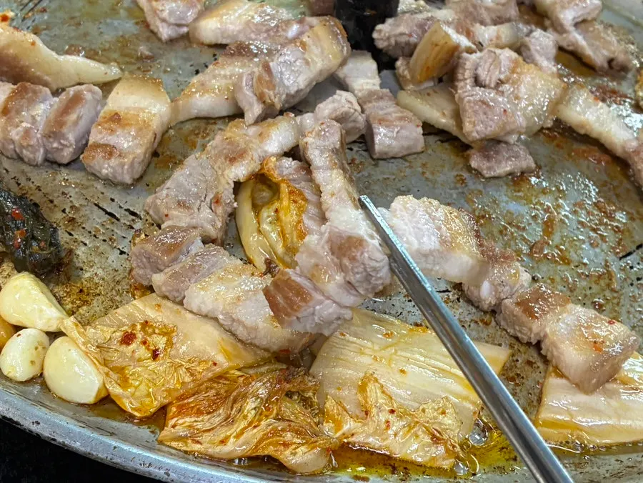 Pork belly cut into bite-sized pieces