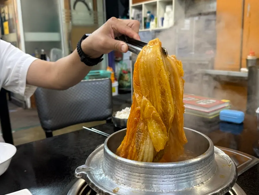 갓 지은 솥밥과 한 상 차림