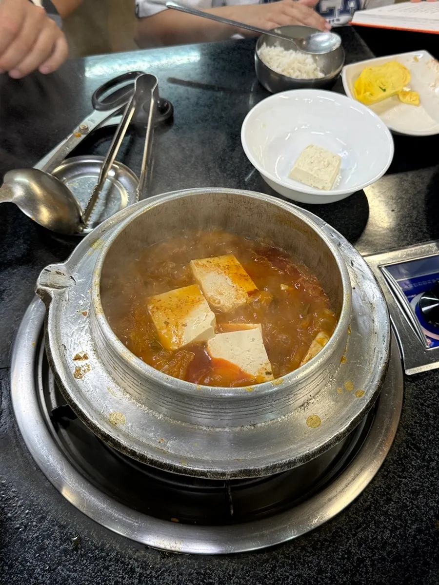 식사를 마친 전주하우스 테이블