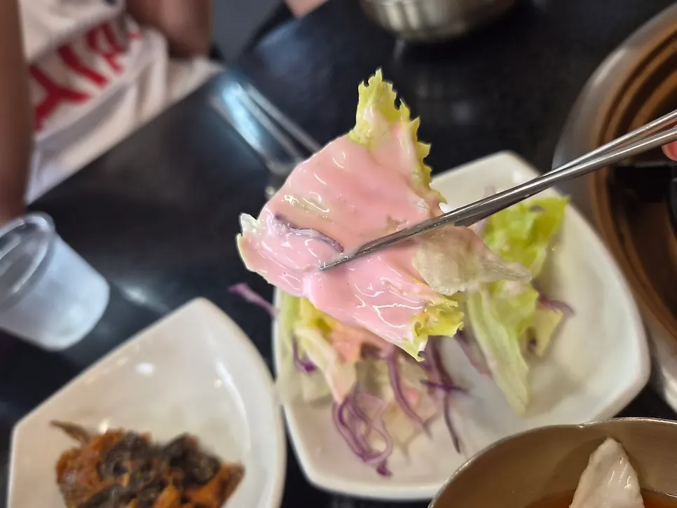 식사 전 세팅된 테이블