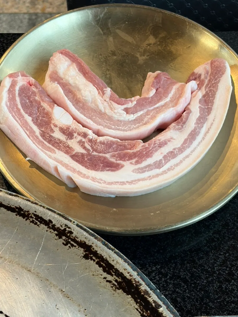 A plate of domestic fresh pork belly at Jeonju House