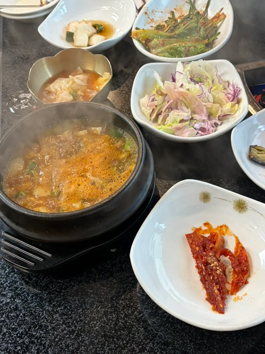 The extra ₩2,000 doenjang jjigae ordered